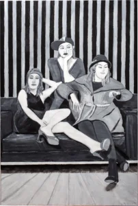 drei-gelangweilte-frauen-auf-couch