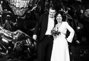 couple-infront-of-graffiti-black-and-white